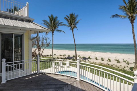 House in Boca Grande, Florida 5 bedrooms, 542.27 sq.m. № 1746427 - photo 12