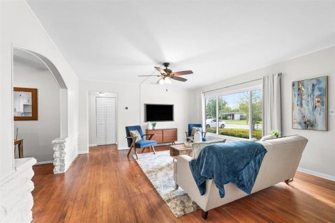 Villa ou maison à vendre à Orlando, Floride: 3 chambres, 133.97 m2 № 2142302 - photo 3