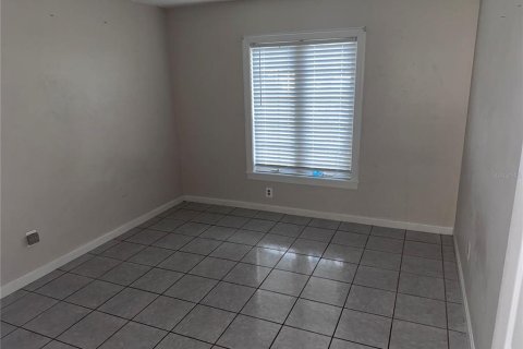 Casa en alquiler en Kissimmee, Florida, 4 dormitorios, 129.13 m2 № 1824597 - foto 14