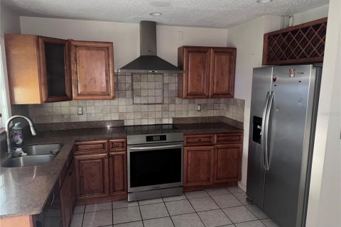 Casa en alquiler en Kissimmee, Florida, 4 dormitorios, 129.13 m2 № 1824597 - foto 10