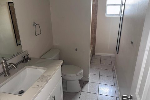 Casa en alquiler en Kissimmee, Florida, 4 dormitorios, 129.13 m2 № 1824597 - foto 12