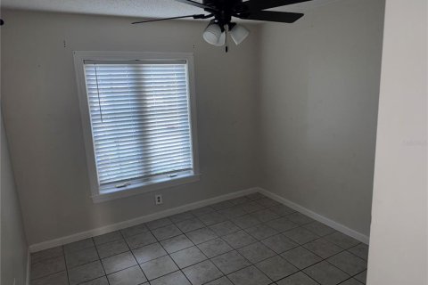 Casa en alquiler en Kissimmee, Florida, 4 dormitorios, 129.13 m2 № 1824597 - foto 13