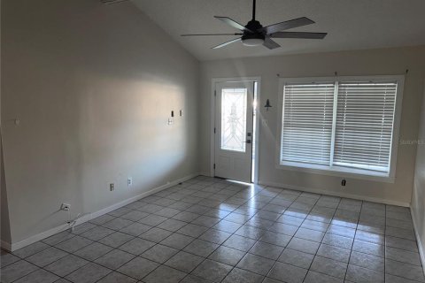 Casa en alquiler en Kissimmee, Florida, 4 dormitorios, 129.13 m2 № 1824597 - foto 9