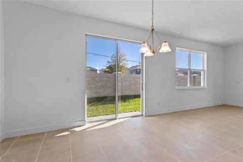 Townhouse in Sanford, Florida 3 bedrooms, 167.41 sq.m. № 2201811 - photo 14