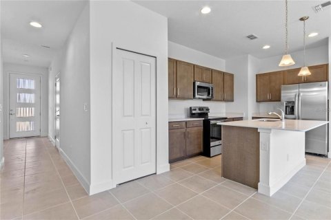 Townhouse in Sanford, Florida 3 bedrooms, 167.41 sq.m. № 2201811 - photo 10