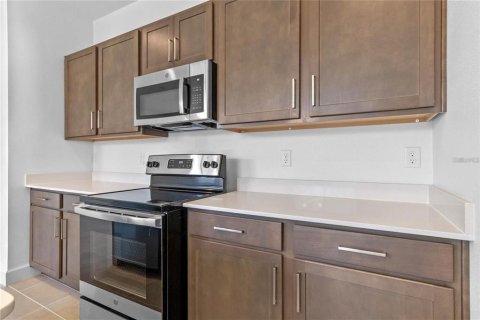 Townhouse in Sanford, Florida 3 bedrooms, 167.41 sq.m. № 2201811 - photo 9