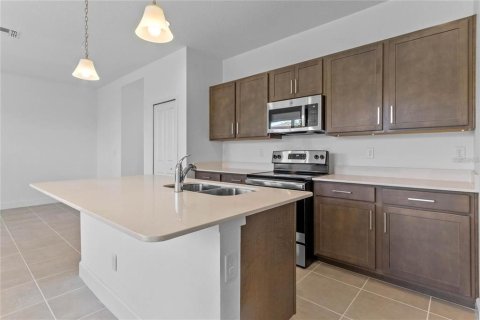 Townhouse in Sanford, Florida 3 bedrooms, 167.41 sq.m. № 2201811 - photo 12