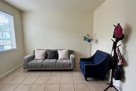 Touwnhouse à vendre à Homestead, Floride: 3 chambres, 132.2 m2 № 1861848 - photo 2