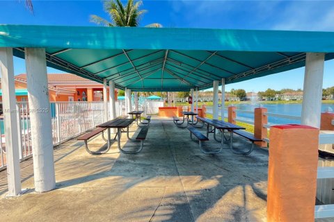 Touwnhouse à vendre à Homestead, Floride: 3 chambres, 132.2 m2 № 1861848 - photo 19