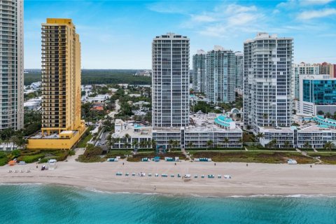 Снять в аренду кондоминиум в Санни-Айлс-Бич, Флорида 2 спальни, 135.64м2, № 2051410 - фото 24