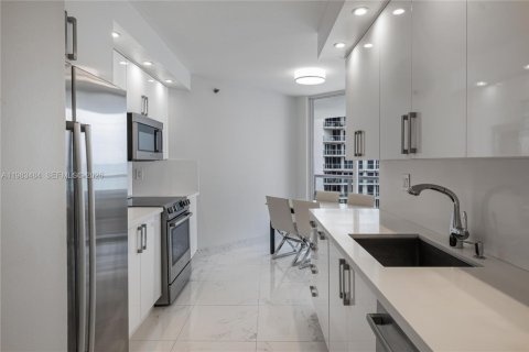 Снять в аренду кондоминиум в Санни-Айлс-Бич, Флорида 2 спальни, 135.64м2, № 2051410 - фото 12