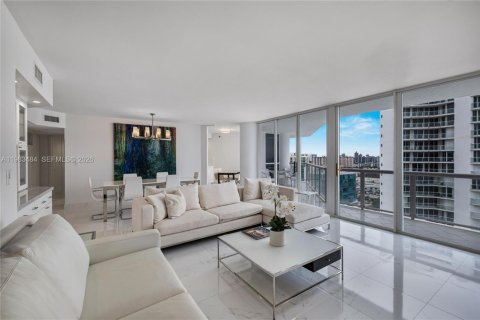 Снять в аренду кондоминиум в Санни-Айлс-Бич, Флорида 2 спальни, 135.64м2, № 2051410 - фото 4