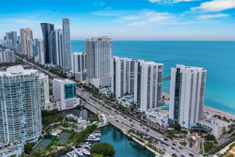 Снять в аренду кондоминиум в Санни-Айлс-Бич, Флорида 2 спальни, 135.64м2, № 2051410 - фото 21