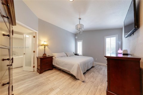 Villa ou maison à vendre à Miami, Floride: 4 chambres, 217.21 m2 № 1976987 - photo 14