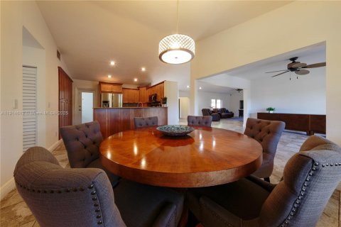 Villa ou maison à vendre à Miami, Floride: 4 chambres, 217.21 m2 № 1976987 - photo 6
