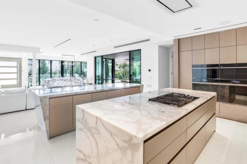House in West Palm Beach, Florida 6 bedrooms, 780.38 sq.m. № 2417352 - photo 11