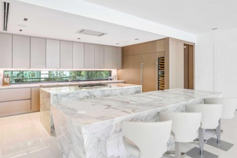 House in West Palm Beach, Florida 6 bedrooms, 780.38 sq.m. № 2417352 - photo 12