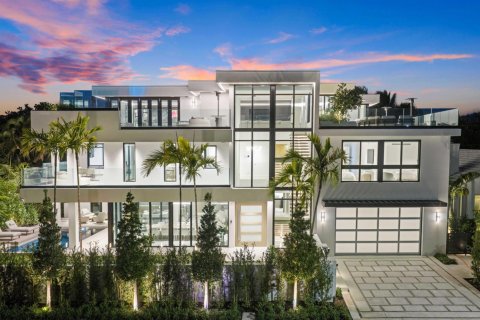House in West Palm Beach, Florida 6 bedrooms, 780.38 sq.m. № 2417352 - photo 3