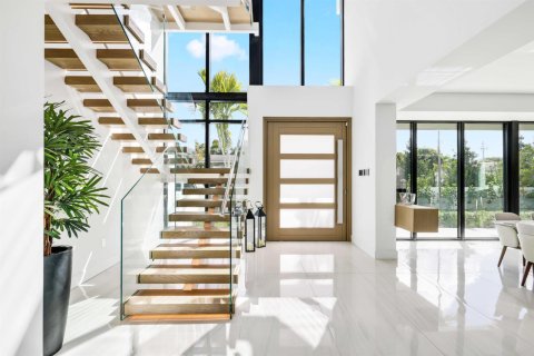 House in West Palm Beach, Florida 6 bedrooms, 780.38 sq.m. № 2417352 - photo 6