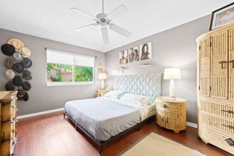 House in Hollywood, Florida 3 bedrooms, 178.28 sq.m. № 2146267 - photo 16