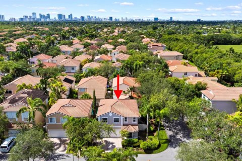 House in Hollywood, Florida 3 bedrooms, 178.28 sq.m. № 2146267 - photo 6