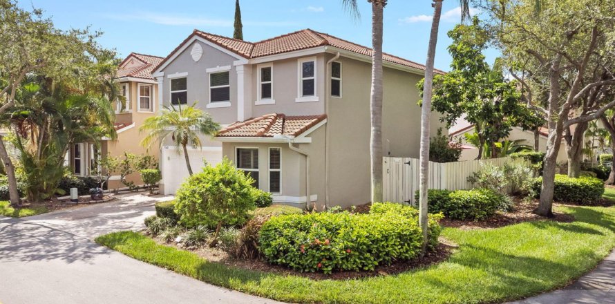 House in Hollywood, Florida 3 bedrooms, 178.28 sq.m. № 2146267