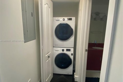 Copropriété à louer à Miami, Floride: 2 chambres, 88.72 m2 № 2026888 - photo 8