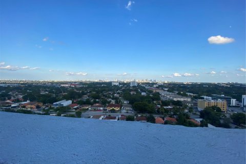 Copropriété à louer à Miami, Floride: 2 chambres, 88.72 m2 № 2026888 - photo 9