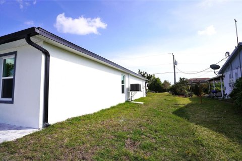 Apartamento en alquiler en Englewood, Florida, 3 dormitorios, 107.95 m2 № 1590598 - foto 4