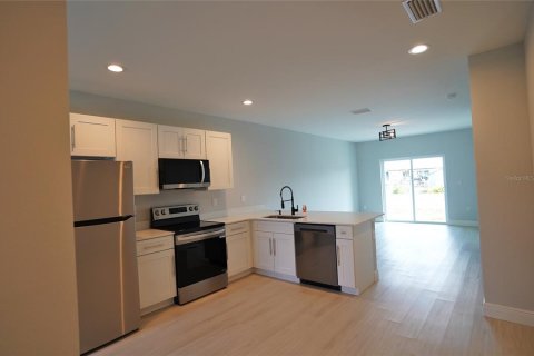 Apartamento en alquiler en Englewood, Florida, 3 dormitorios, 107.95 m2 № 1590598 - foto 6