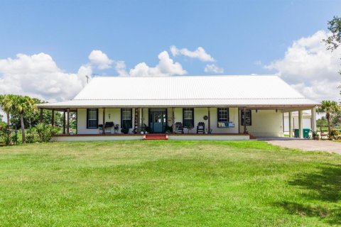 Villa ou maison à Okeechobee, Floride 4 chambres, 285.58 m2 № 2375088
