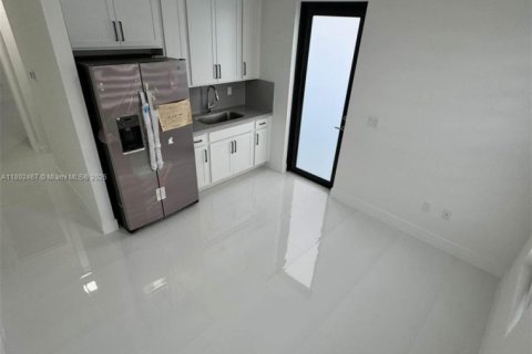 Villa ou maison à louer à Miami, Floride: 1 chambre, 193.79 m2 № 1946367 - photo 19