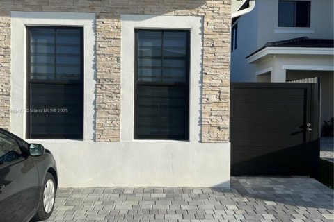 Villa ou maison à louer à Miami, Floride: 1 chambre, 193.79 m2 № 1946367 - photo 23