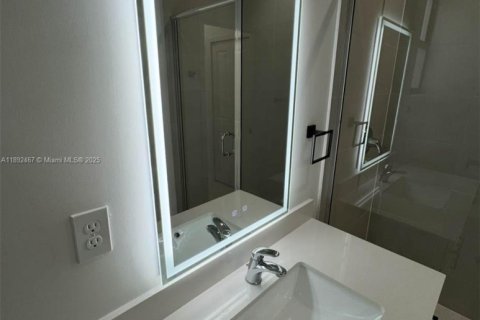 Villa ou maison à louer à Miami, Floride: 1 chambre, 193.79 m2 № 1946367 - photo 9
