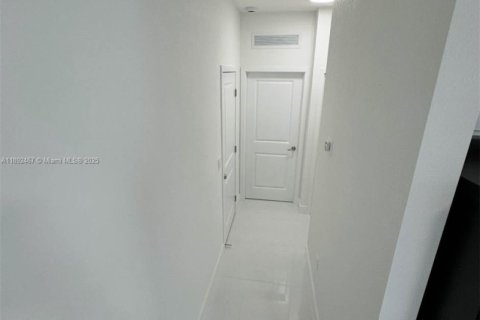Villa ou maison à louer à Miami, Floride: 1 chambre, 193.79 m2 № 1946367 - photo 12
