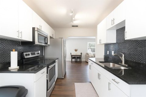 Villa ou maison à vendre à Clermont, Floride: 3 chambres, 150.5 m2 № 1793190 - photo 2