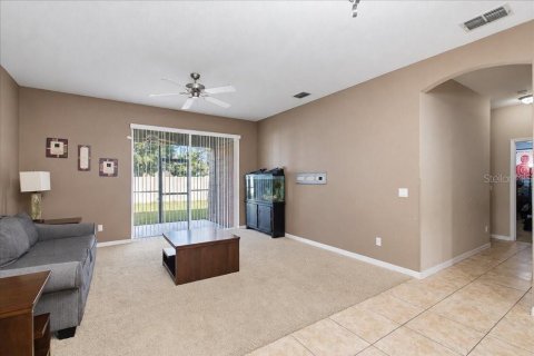 Villa ou maison à vendre à Orlando, Floride: 4 chambres, 187.01 m2 № 2402813 - photo 12