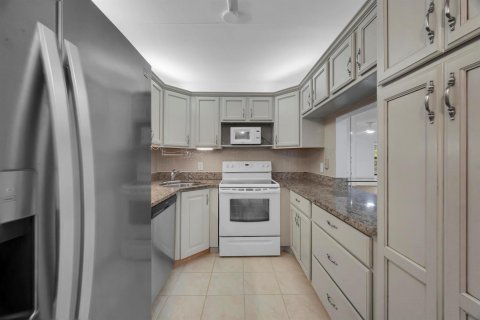 Купить кондоминиум в Палм Сити, Флорида 3 комнаты, 103.21м2, № 2083463 - фото 7