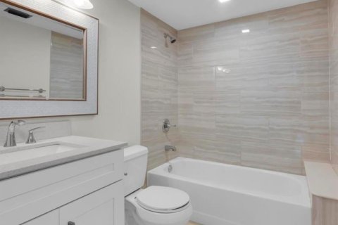 Купить кондоминиум в Палм Сити, Флорида 3 комнаты, 103.21м2, № 2083463 - фото 12