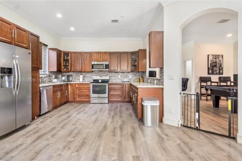House in Miramar, Florida 4 bedrooms, 196.4 sq.m. № 1891651 - photo 8
