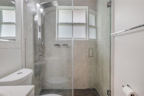 House in Miramar, Florida 4 bedrooms, 196.4 sq.m. № 1891651 - photo 22