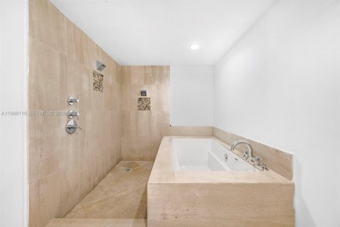 Купить кондоминиум в Майами-Бич, Флорида 1 спальня, 77.39м2, № 2050619 - фото 18