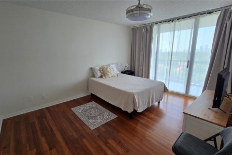Condominio en alquiler en Tampa, Florida, 2 dormitorios, 95.88 m2 № 2234346 - foto 8
