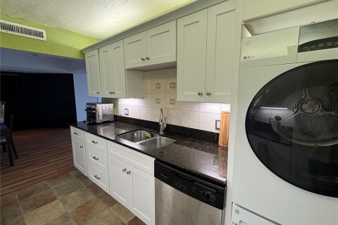 Condominio en alquiler en Tampa, Florida, 2 dormitorios, 95.88 m2 № 2234346 - foto 13