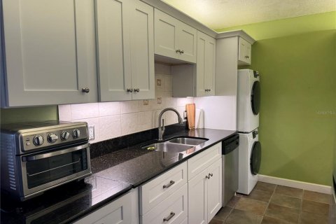 Condominio en alquiler en Tampa, Florida, 2 dormitorios, 95.88 m2 № 2234346 - foto 14