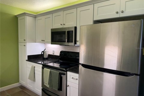 Condominio en alquiler en Tampa, Florida, 2 dormitorios, 95.88 m2 № 2234346 - foto 15