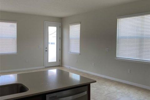 Touwnhouse à louer à Oakland, Floride: 3 chambres, 168.06 m2 № 2148895 - photo 4