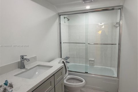 Снять в аренду квартиру в Халландейл-Бич, Флорида 2 спальни, 101.45м2, № 2053320 - фото 12