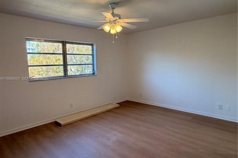 Снять в аренду квартиру в Халландейл-Бич, Флорида 2 спальни, 101.45м2, № 2053320 - фото 14