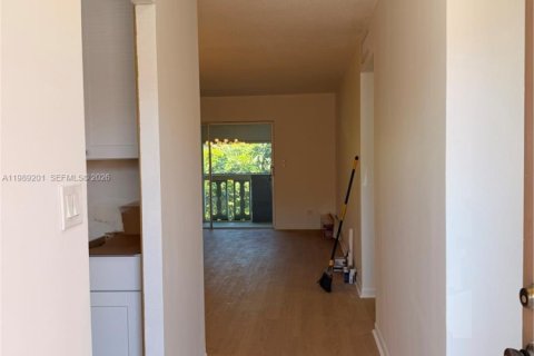 Снять в аренду квартиру в Халландейл-Бич, Флорида 2 спальни, 101.45м2, № 2053320 - фото 4